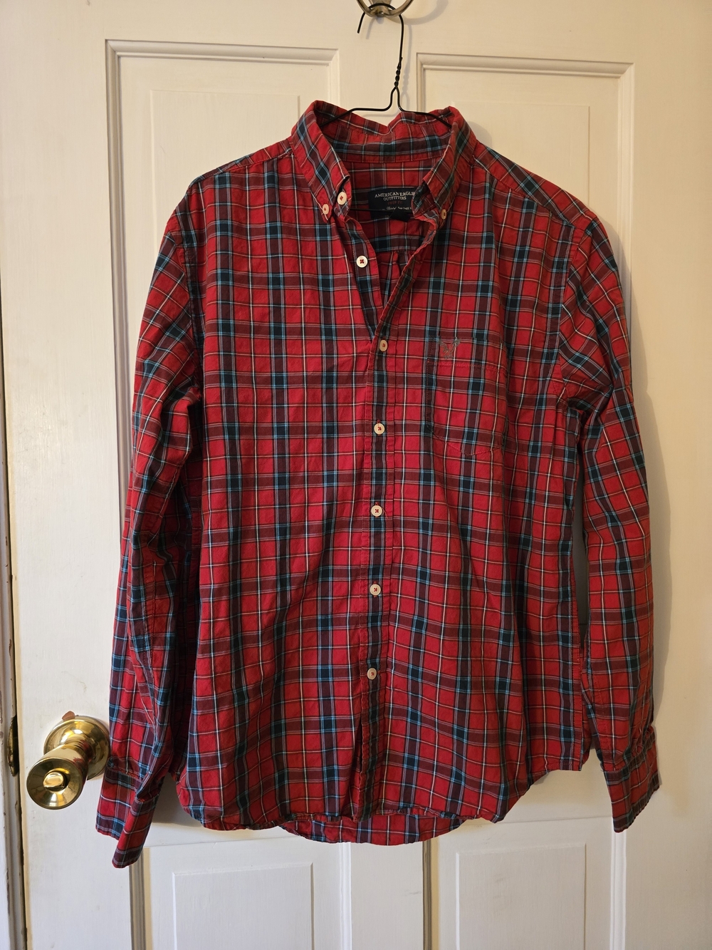 American Eagle Outfitters Mens Red & Green Plaid Button-Down Shirt Size M